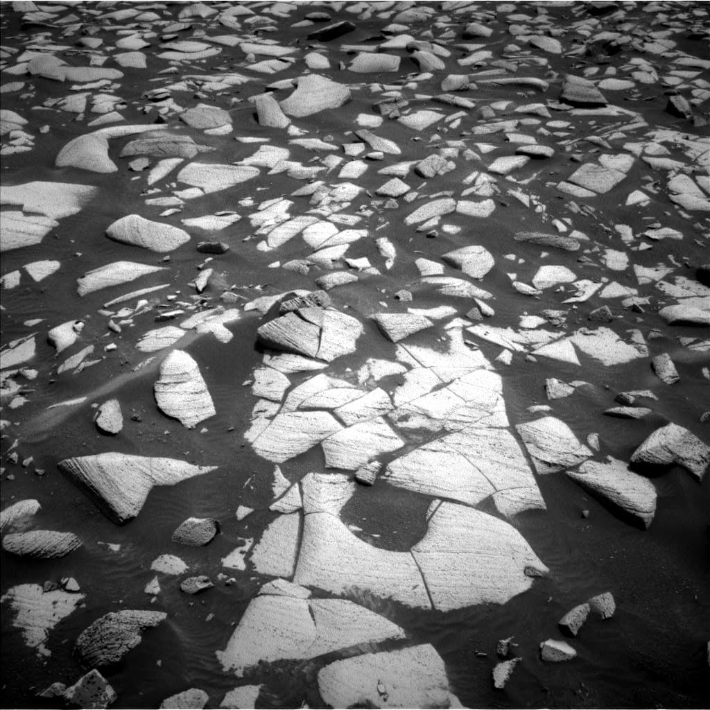 Mars image captured by NAV_LEFT_B on Curiosity