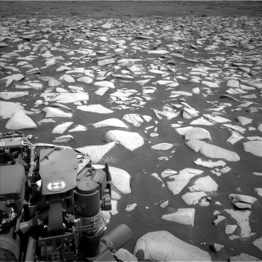 Mars image captured by NAV_LEFT_B on Curiosity