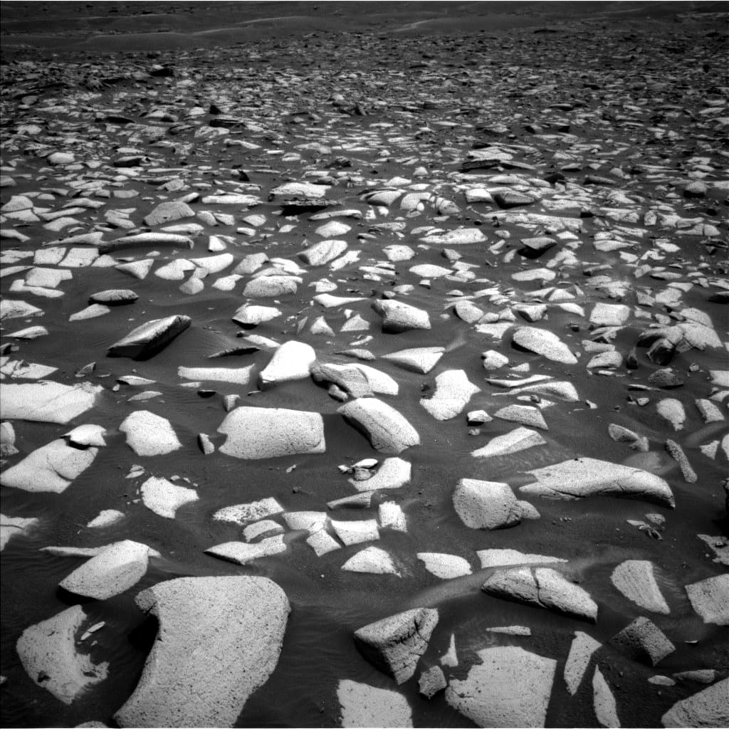 Mars image captured by NAV_LEFT_B on Curiosity