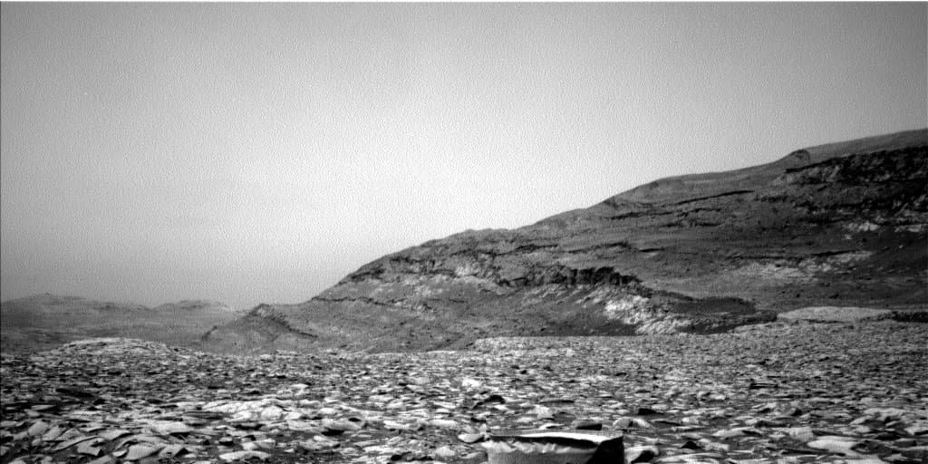 Mars image captured by NAV_LEFT_B on Curiosity