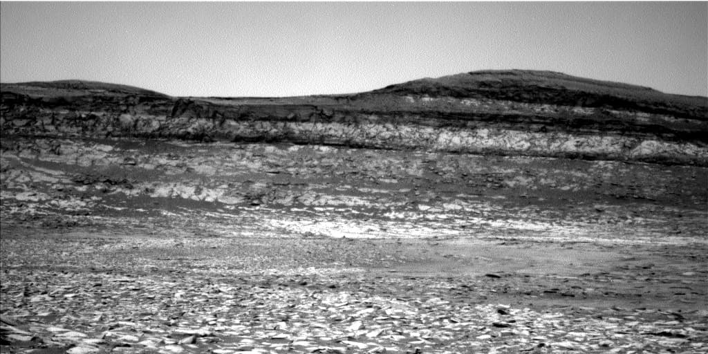 Mars image captured by NAV_LEFT_B on Curiosity