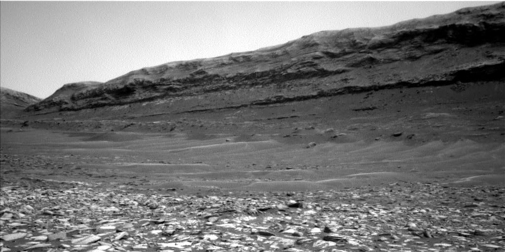Mars image captured by NAV_LEFT_B on Curiosity