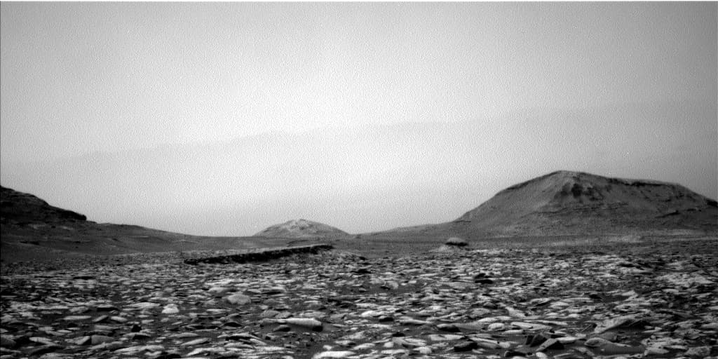 Mars image captured by NAV_LEFT_B on Curiosity