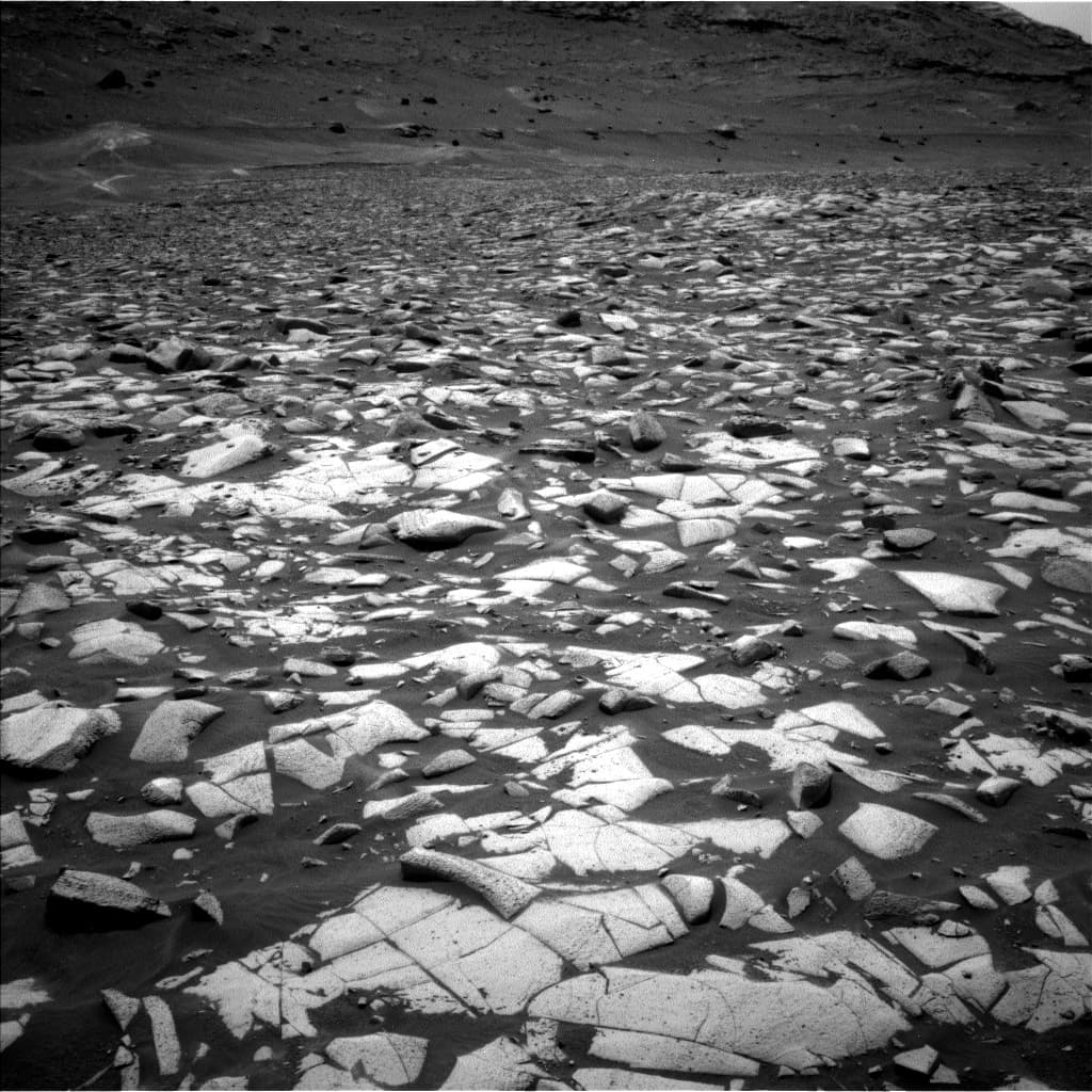 Mars image captured by NAV_LEFT_B on Curiosity