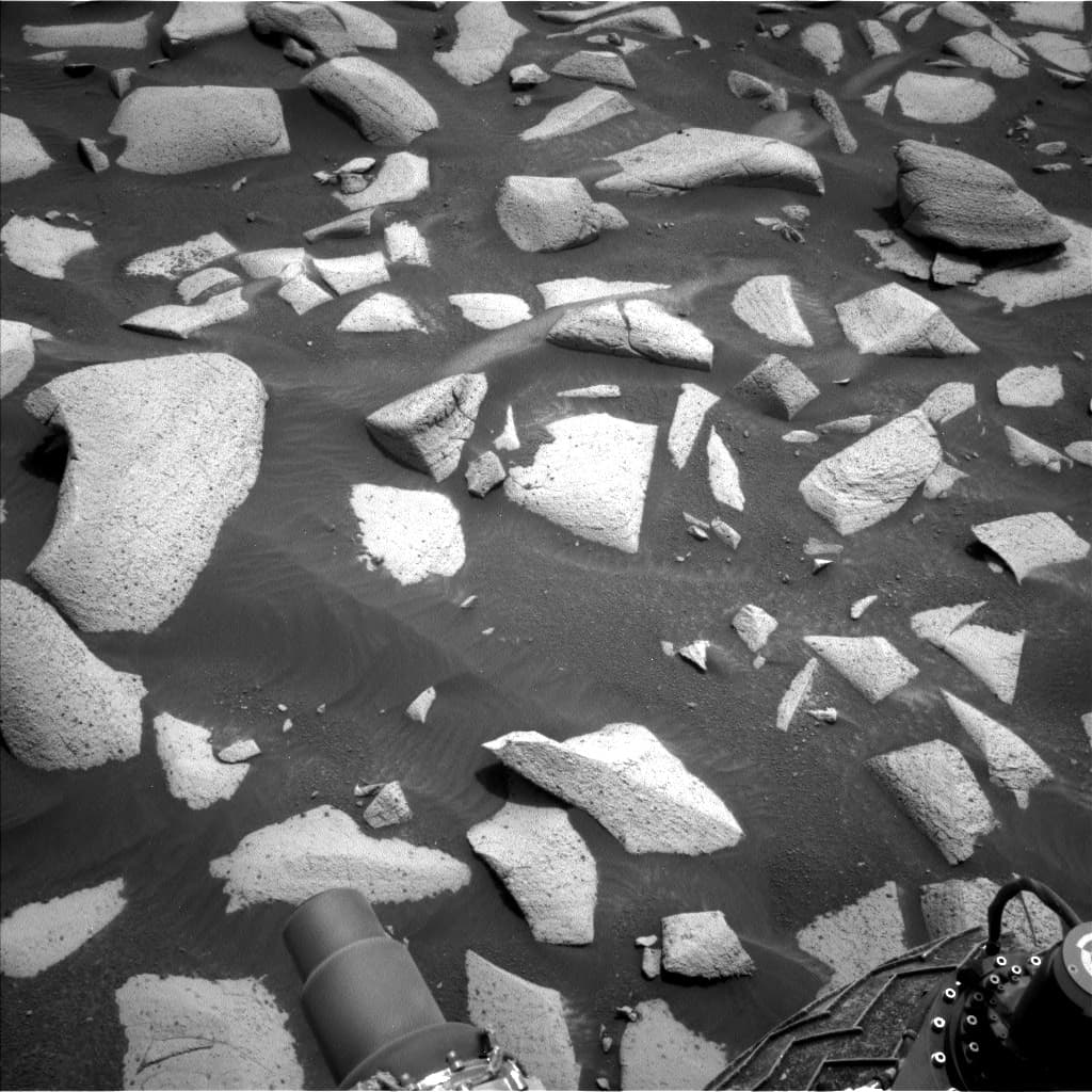 Mars image captured by NAV_LEFT_B on Curiosity