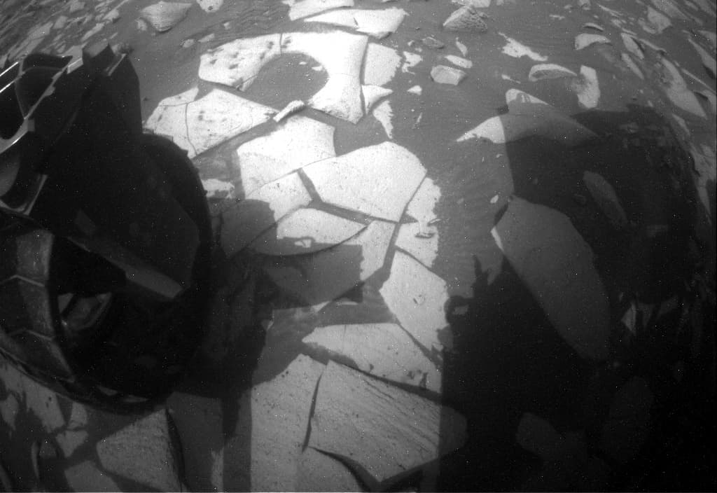 Mars image captured by RHAZ_LEFT_B on Curiosity