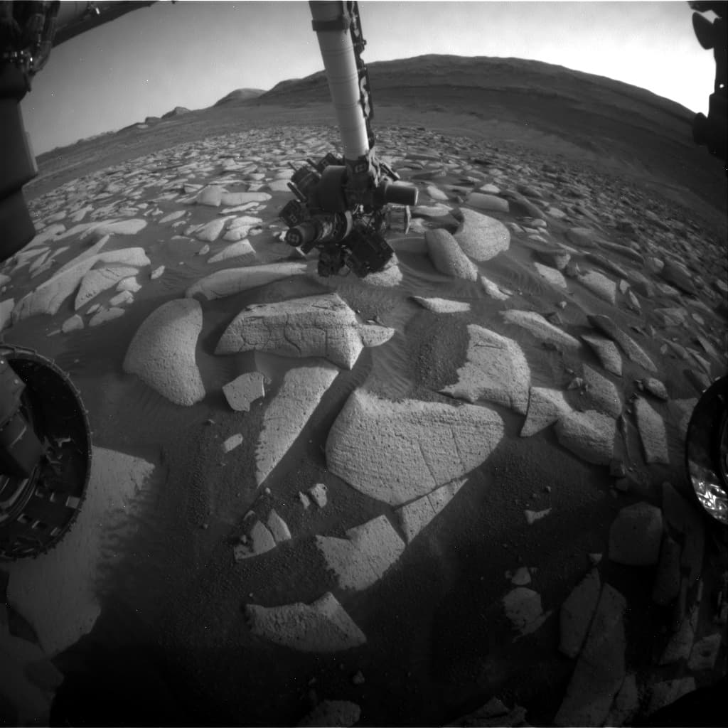 Mars image captured by FHAZ_LEFT_B on Curiosity
