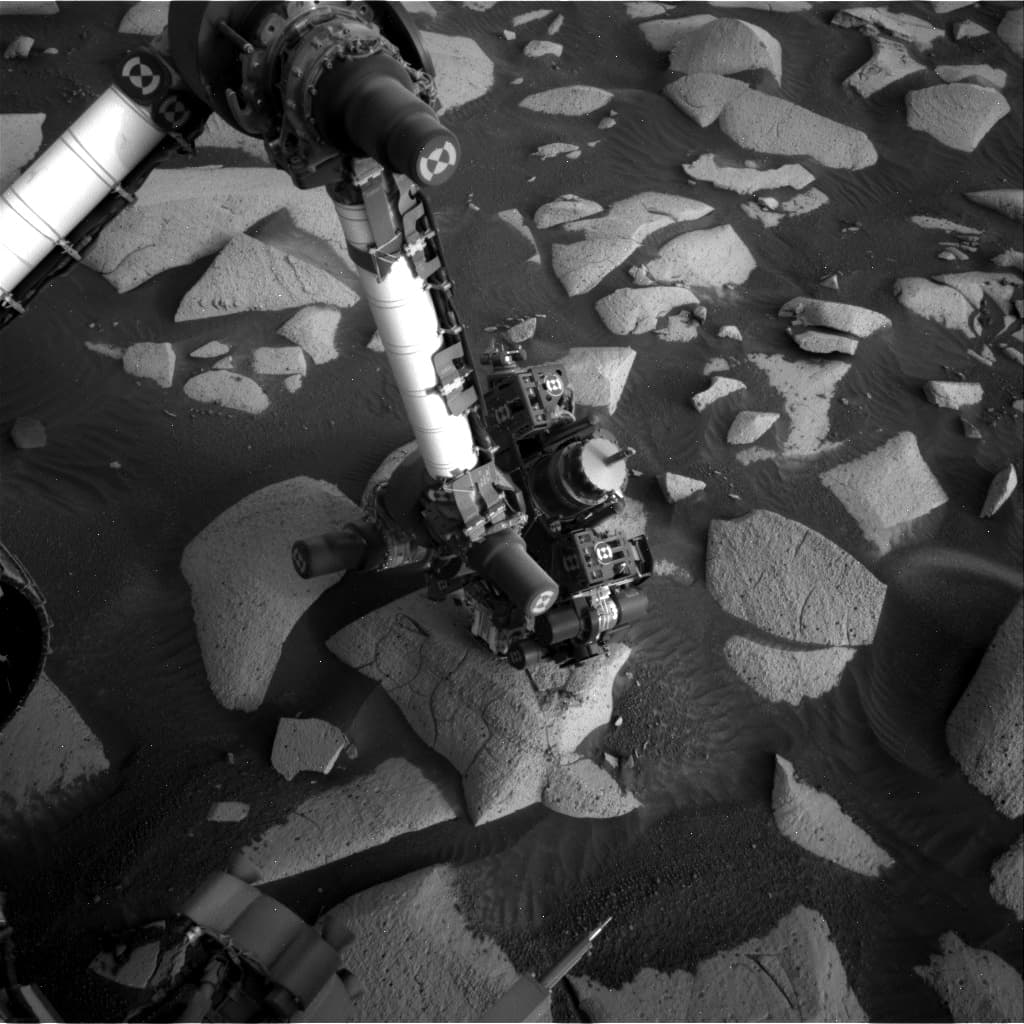 Mars image captured by NAV_RIGHT_B on Curiosity