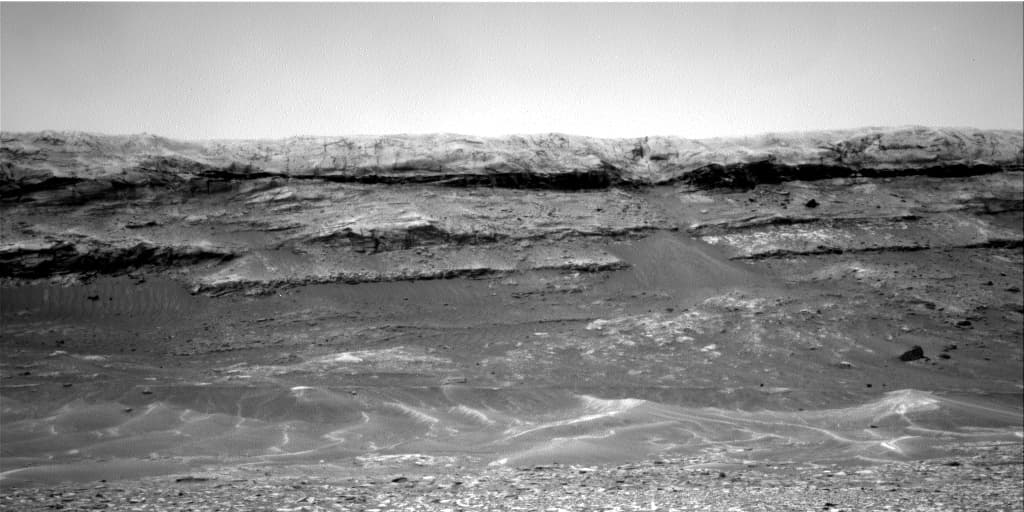 Mars image captured by NAV_RIGHT_B on Curiosity