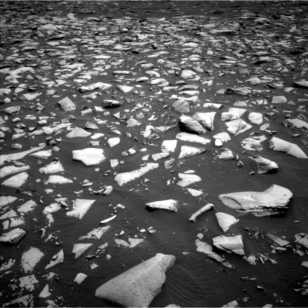 Mars image captured by NAV_LEFT_B on Curiosity