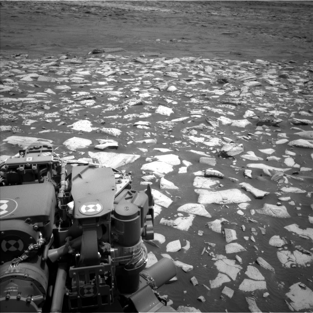 Mars image captured by NAV_LEFT_B on Curiosity