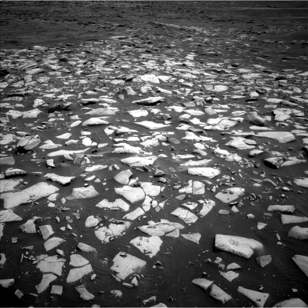 Mars image captured by NAV_LEFT_B on Curiosity