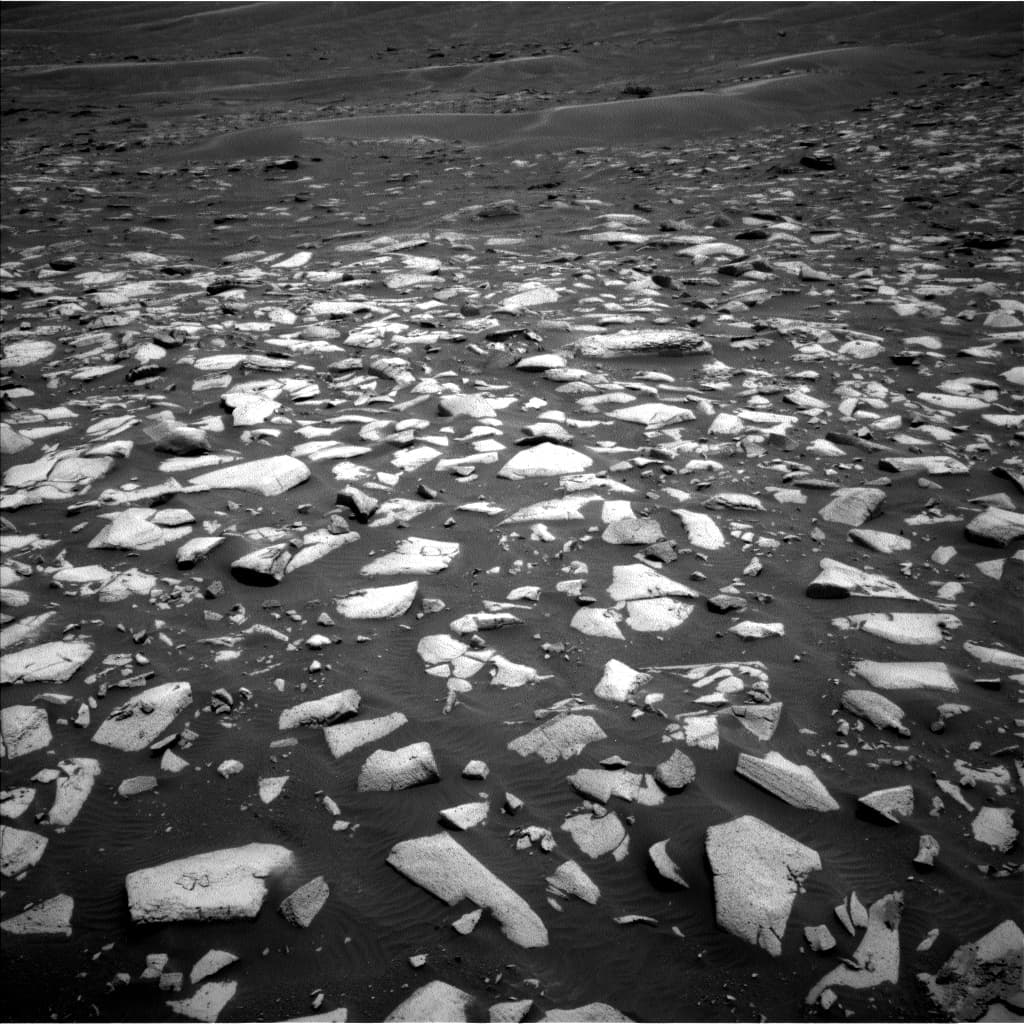 Mars image captured by NAV_LEFT_B on Curiosity