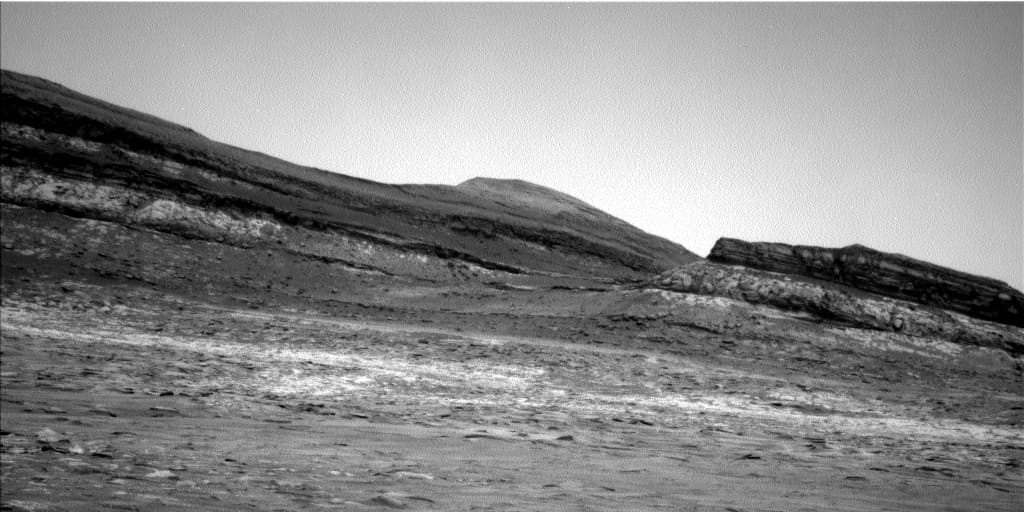 Mars image captured by NAV_LEFT_B on Curiosity