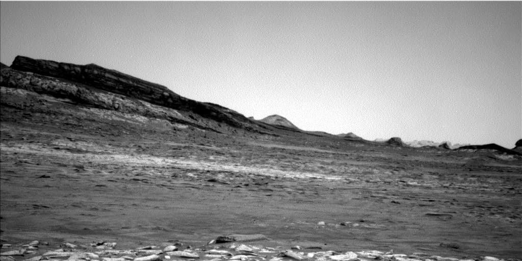 Mars image captured by NAV_LEFT_B on Curiosity