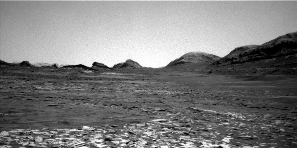 Mars image captured by NAV_LEFT_B on Curiosity