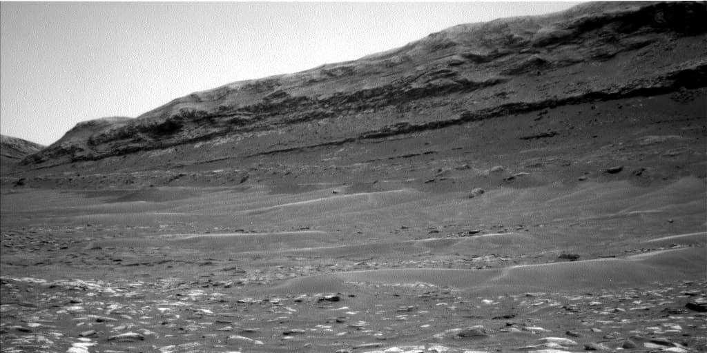 Mars image captured by NAV_LEFT_B on Curiosity