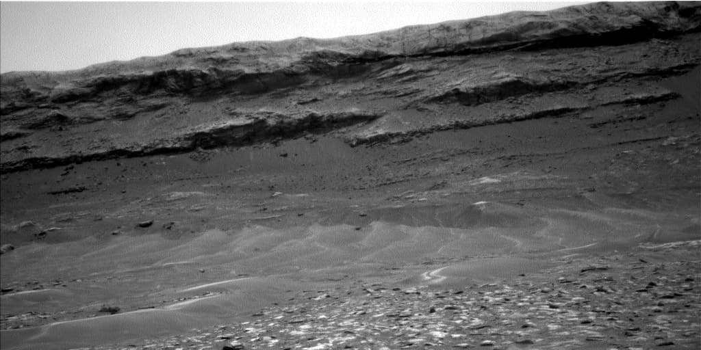 Mars image captured by NAV_LEFT_B on Curiosity