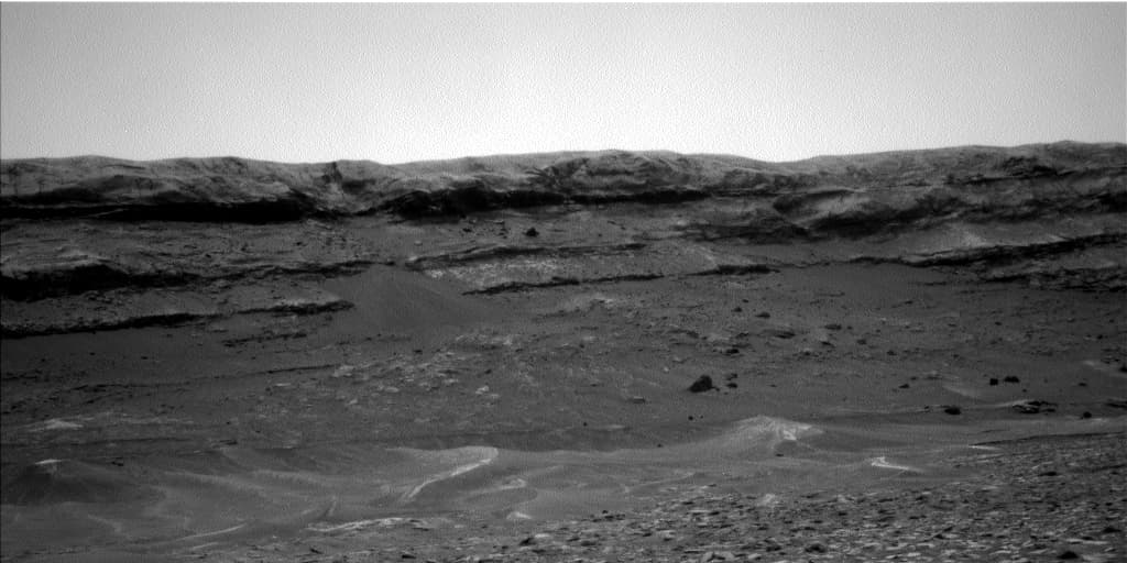 Mars image captured by NAV_LEFT_B on Curiosity