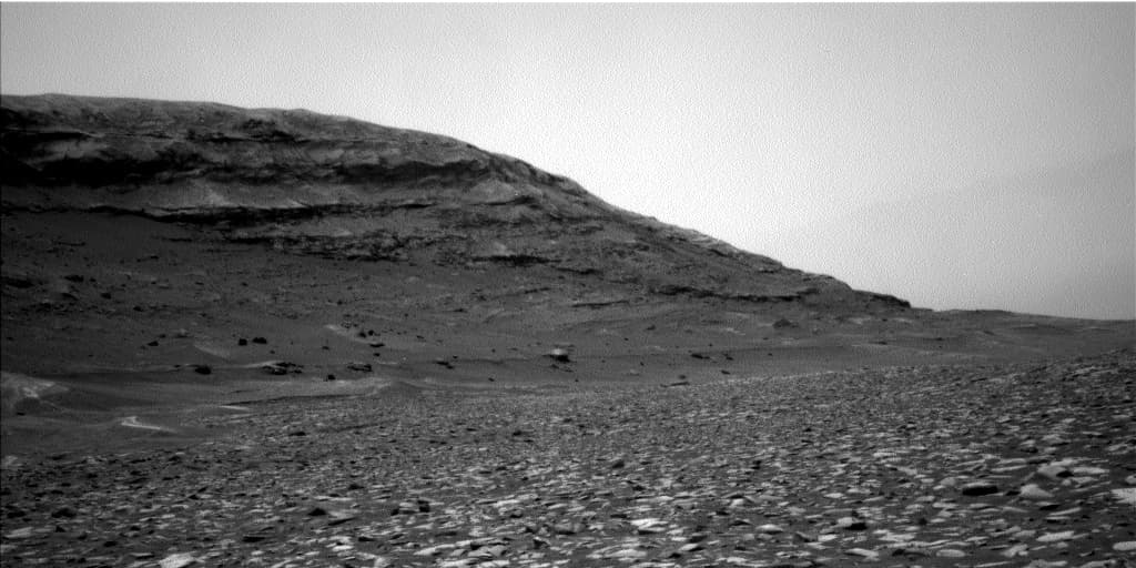 Mars image captured by NAV_LEFT_B on Curiosity