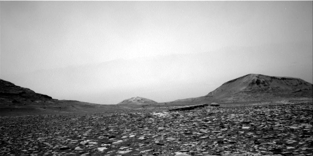 Mars image captured by NAV_RIGHT_B on Curiosity