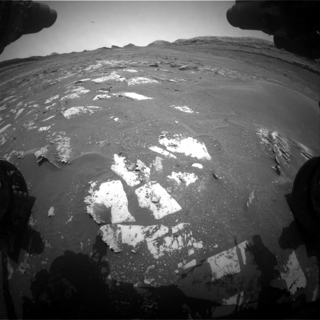Mars image captured by FHAZ_RIGHT_B on Curiosity