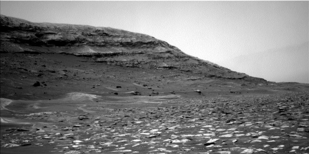 Mars image captured by NAV_LEFT_B on Curiosity