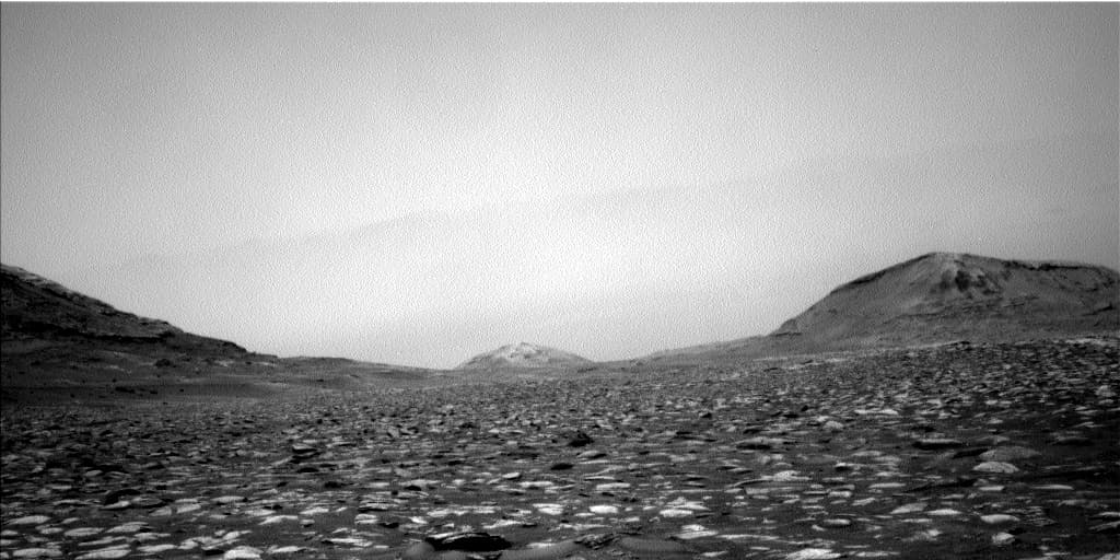 Mars image captured by NAV_LEFT_B on Curiosity
