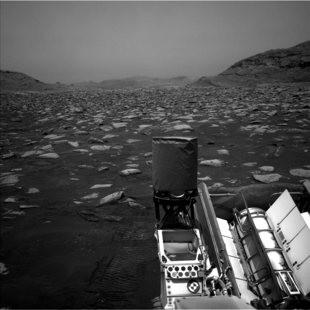 Mars image captured by NAV_LEFT_B on Curiosity