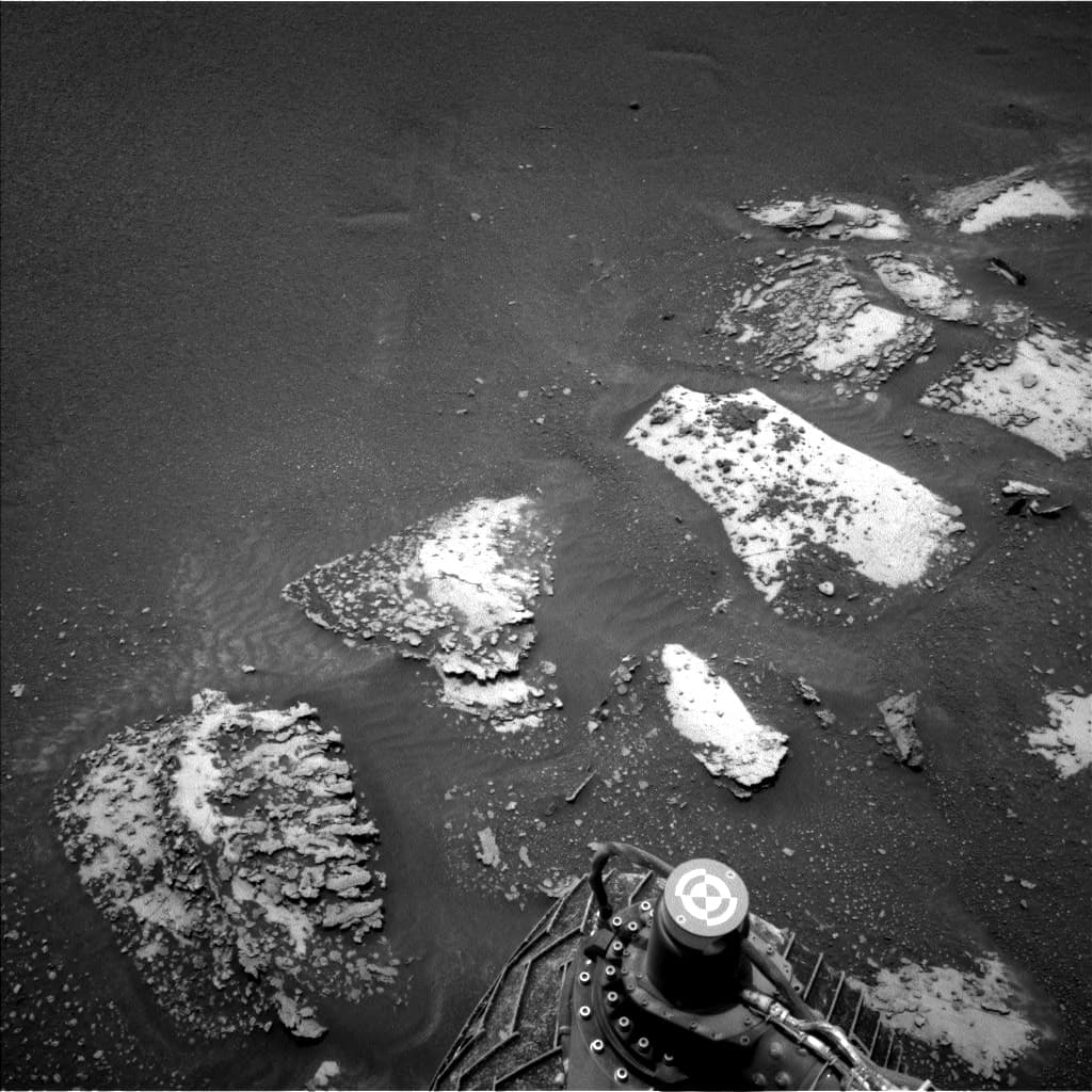 Mars image captured by NAV_LEFT_B on Curiosity