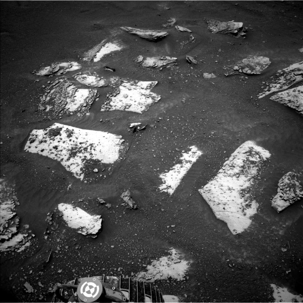 Mars image captured by NAV_LEFT_B on Curiosity