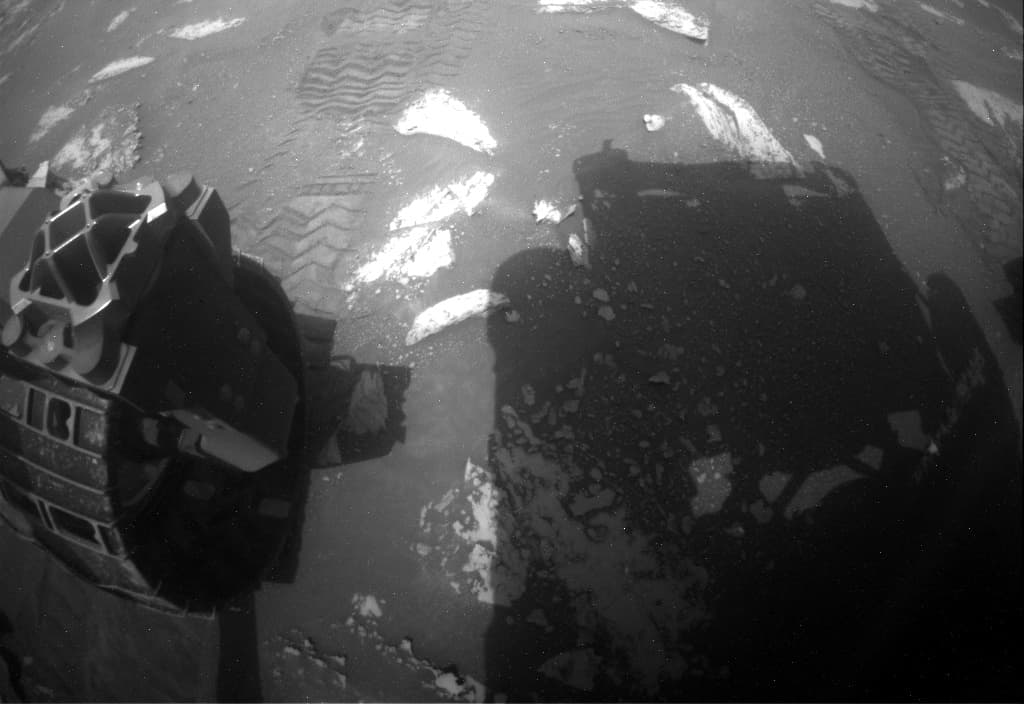Mars image captured by RHAZ_LEFT_B on Curiosity