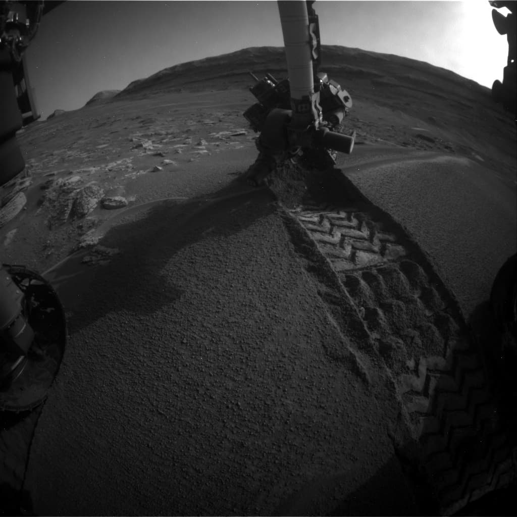 Mars image captured by FHAZ_LEFT_B on Curiosity