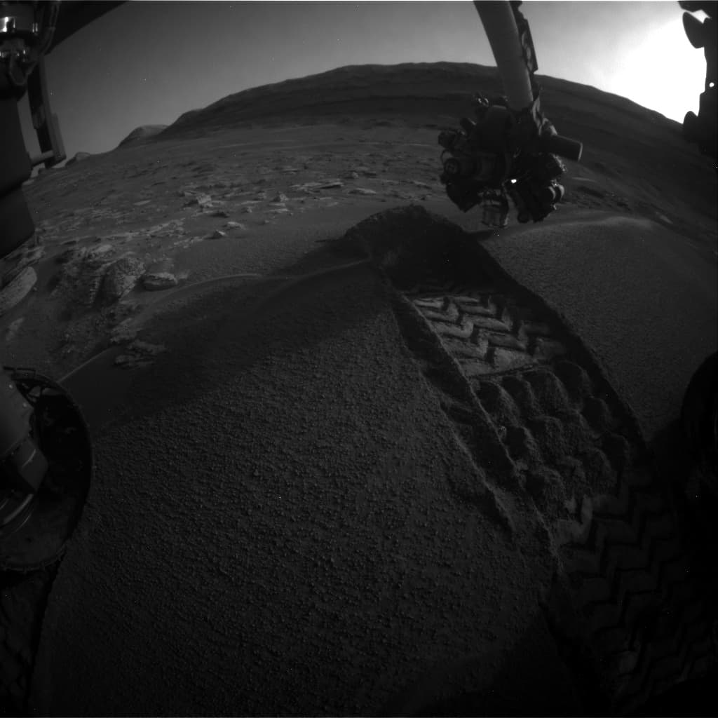Mars image captured by FHAZ_LEFT_B on Curiosity