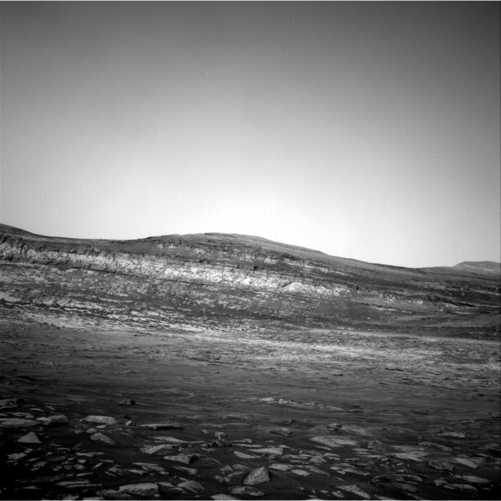 Mars image captured by NAV_RIGHT_B on Curiosity