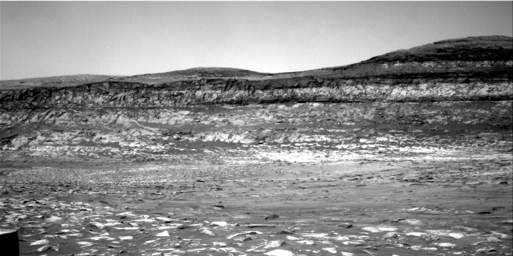 Mars image captured by NAV_RIGHT_B on Curiosity