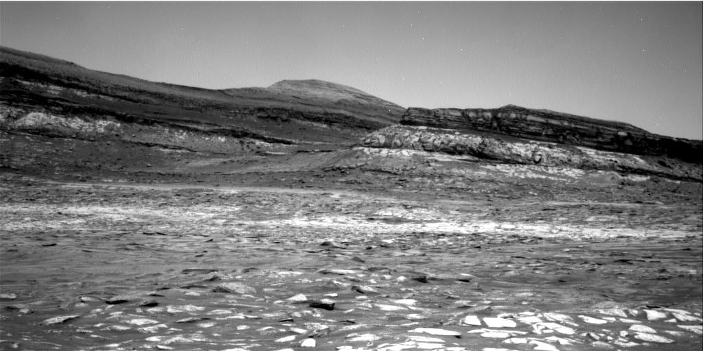 Mars image captured by NAV_RIGHT_B on Curiosity