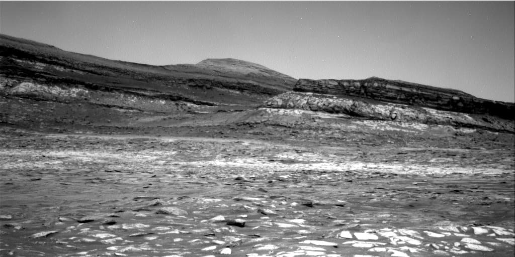 Mars image captured by NAV_RIGHT_B on Curiosity
