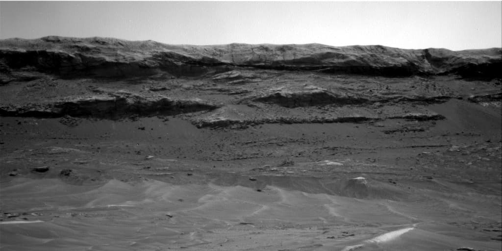 Mars image captured by NAV_RIGHT_B on Curiosity