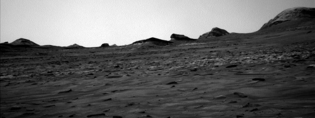 Mars image captured by NAV_LEFT_B on Curiosity