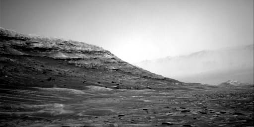 Mars image captured by NAV_RIGHT_B on Curiosity