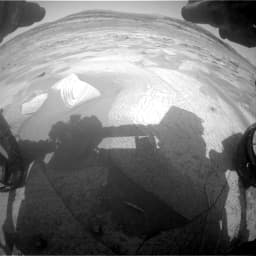 Mars image captured by FHAZ_RIGHT_B on Curiosity