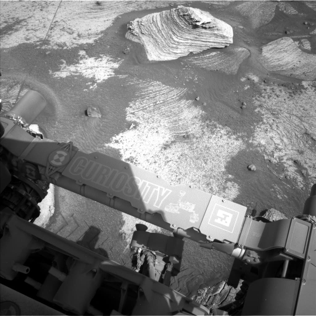 Mars image captured by NAV_LEFT_B on Curiosity