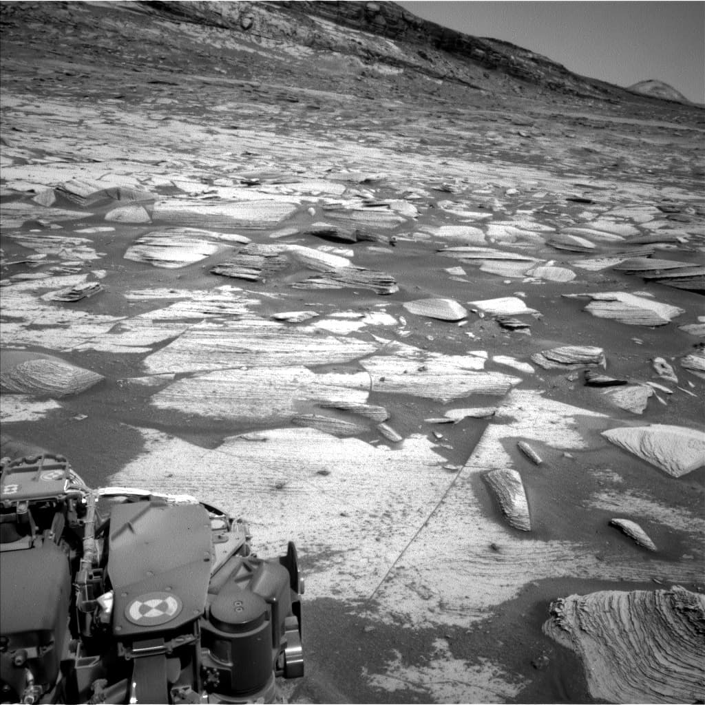 Mars image captured by NAV_LEFT_B on Curiosity