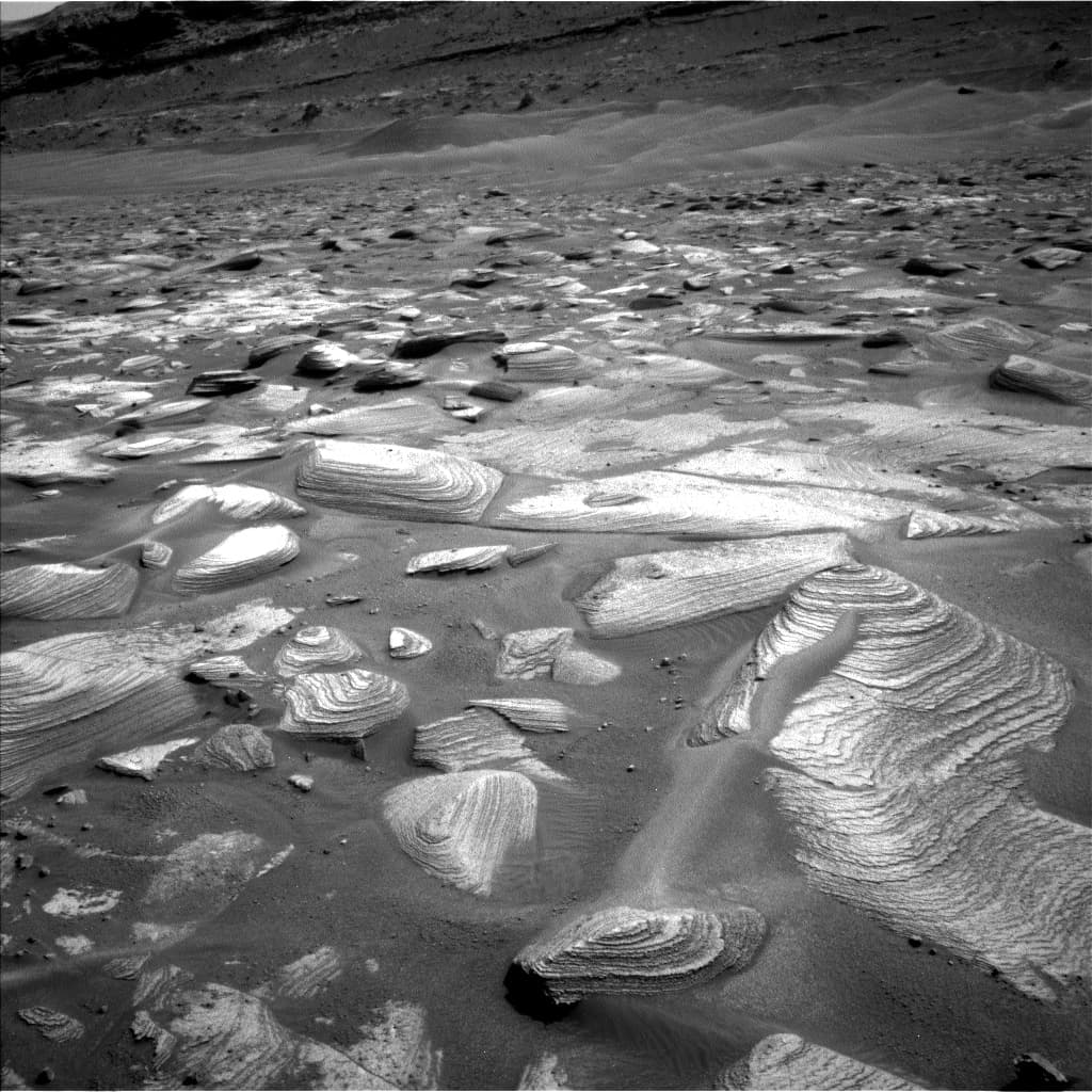 Mars image captured by NAV_LEFT_B on Curiosity
