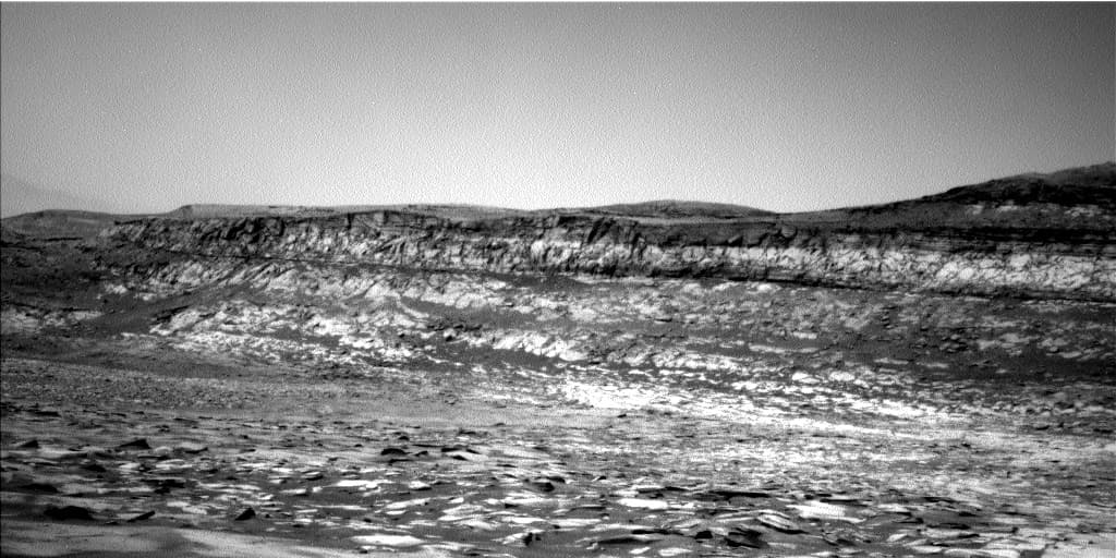 Mars image captured by NAV_LEFT_B on Curiosity
