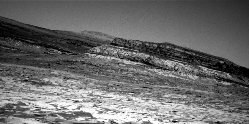 Mars image captured by NAV_LEFT_B on Curiosity