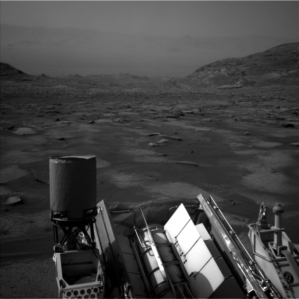 Mars image captured by NAV_LEFT_B on Curiosity
