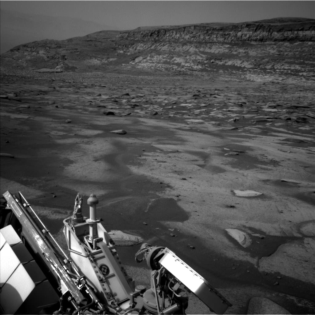 Mars image captured by NAV_LEFT_B on Curiosity