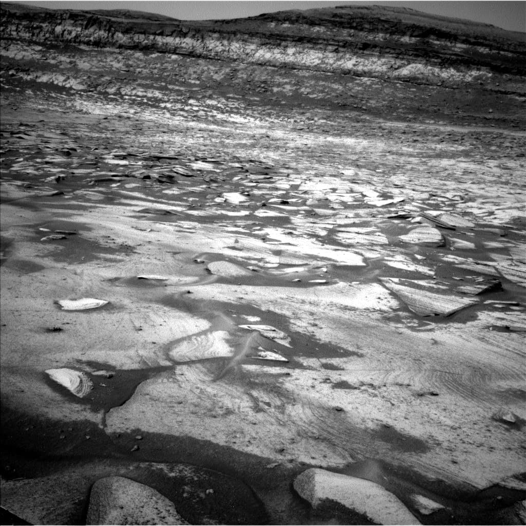 Mars image captured by NAV_LEFT_B on Curiosity